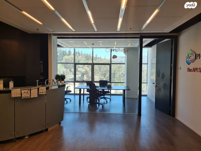 משרדים, מפעלי נחם הר טוב