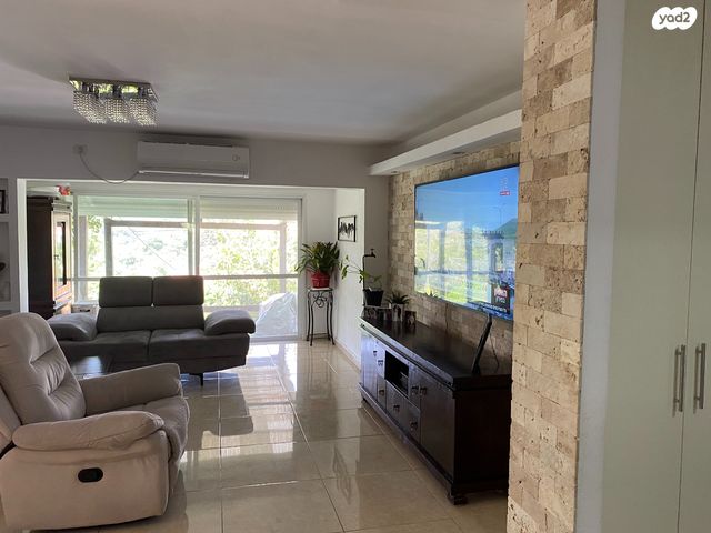 דו משפחתי, קרית טבעון