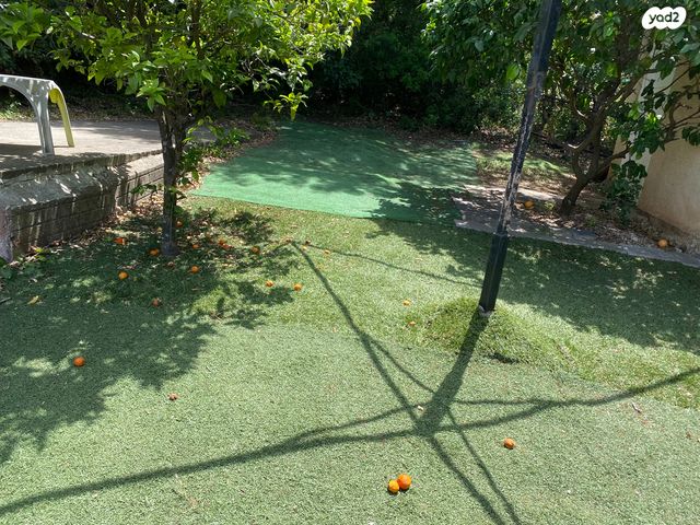 דו משפחתי, קרית טבעון