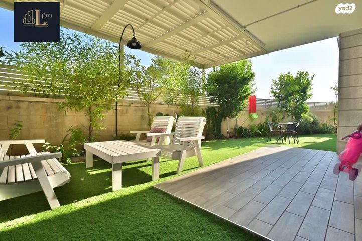 דירת גן, הרב זבולון גרז, רחובות הצעירה, רחובות