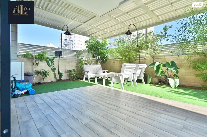 דירת גן, הרב זבולון גרז, רחובות הצעירה, רחובות