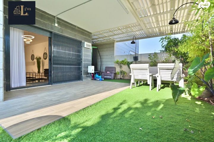 דירת גן, הרב זבולון גרז, רחובות הצעירה, רחובות