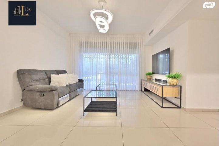 דירת גן, הרב זבולון גרז, רחובות הצעירה, רחובות