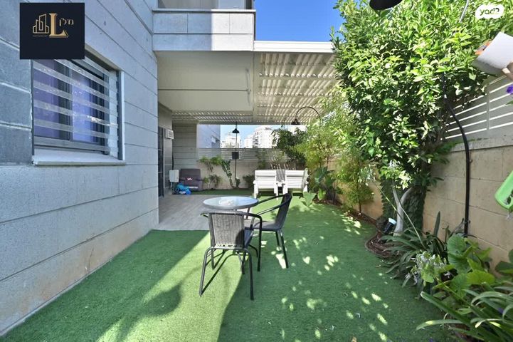 דירת גן, הרב זבולון גרז, רחובות הצעירה, רחובות