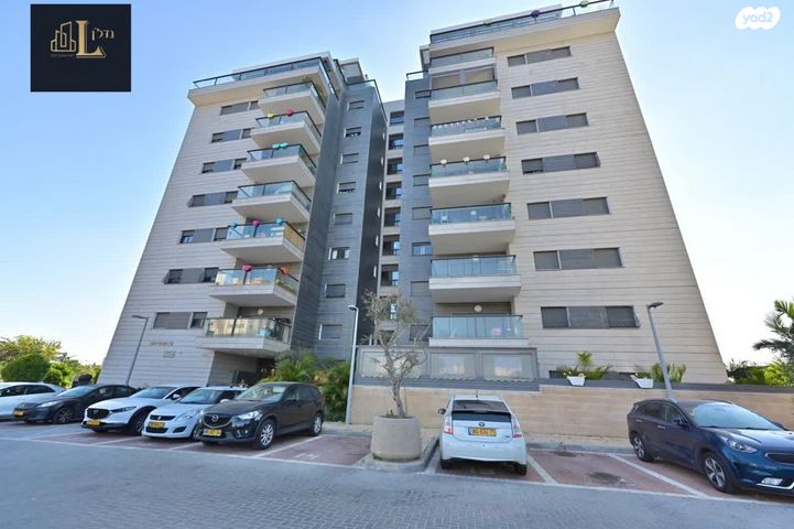 דירת גן, הרב זבולון גרז, רחובות הצעירה, רחובות