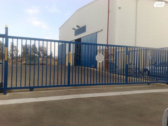 מחסנים, החריש, פארק תעשיות עמק חפר, פארק תעשיות עמק חפר