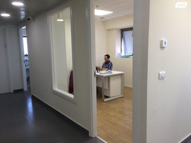 משרדים, קיסריה