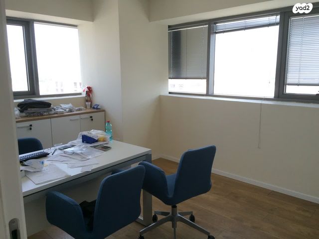 משרדים, קיסריה