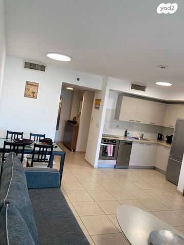 סאבלט, מרינה, הרצליה