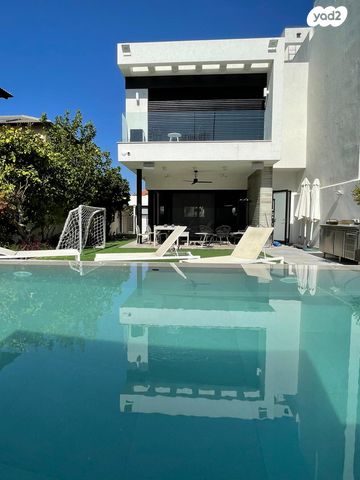 בית פרטי/ קוטג', כרכום, מתחם 19 - 20 (מתחם הפרחים), הוד השרון