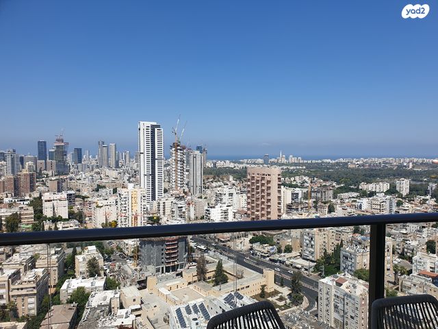 שכונת בן גוריון, מרכז העיר ג'