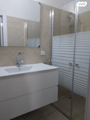 דירה, ברדיצ'בסקי, קרית ים  א', קרית ים