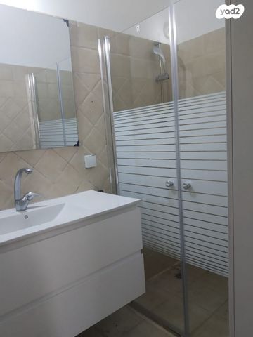 דירה, ברדיצ'בסקי, קרית ים  א', קרית ים