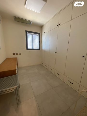 דירה, אלוף קלמן מגן, גני שרונה, קרית הממשלה, תל אביב יפו