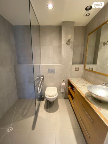 דירה, אלוף קלמן מגן, גני שרונה, קרית הממשלה, תל אביב יפו