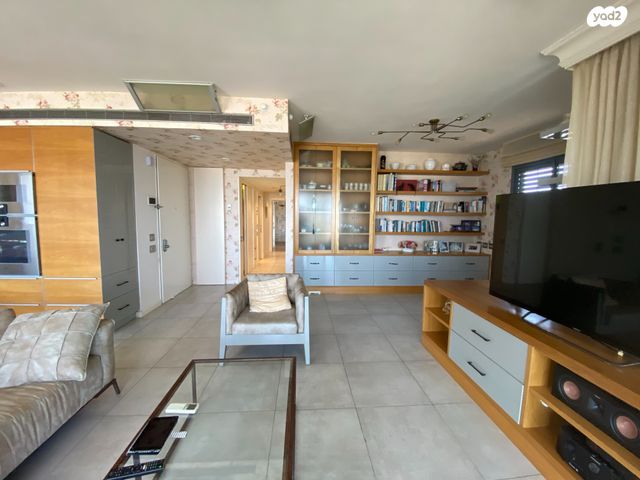 דירה, אלוף קלמן מגן, גני שרונה, קרית הממשלה, תל אביב יפו