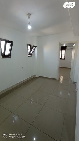 דירה, י.ל. פרץ 6, צור שלום, קרית ביאליק