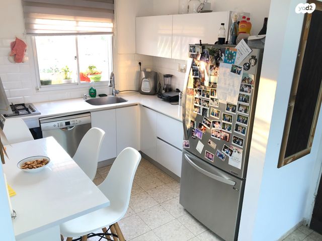 דירה, פורצי הדרך 12, הרצליה