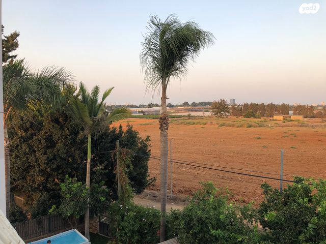 דירה, פורצי הדרך 12, הרצליה