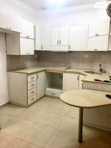 בניין מגורים, שוק תלפיות, חיפה