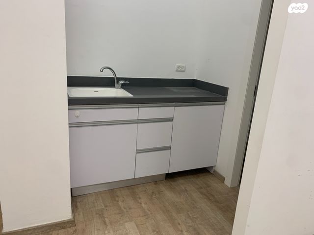 חנויות/ שטח מסחרי, אחוזת אתרוג 2, מרכז שפירא, מרכז שפירא