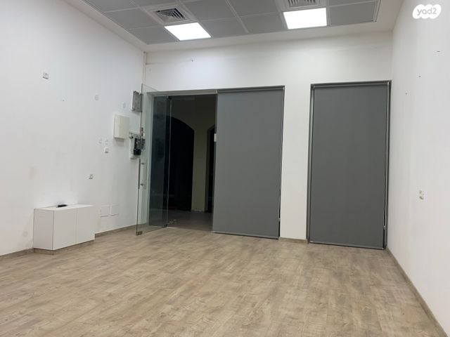 חנויות/ שטח מסחרי, אחוזת אתרוג 2, מרכז שפירא, מרכז שפירא