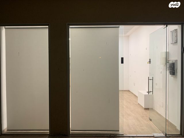 חנויות/ שטח מסחרי, אחוזת אתרוג 2, מרכז שפירא, מרכז שפירא