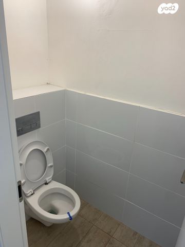 חנויות/ שטח מסחרי, אחוזת אתרוג 2, מרכז שפירא, מרכז שפירא