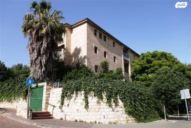 חיים בג'איו 