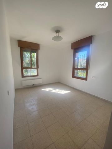 דירה, חיים בג'איו, קטמון הישנה, ירושלים