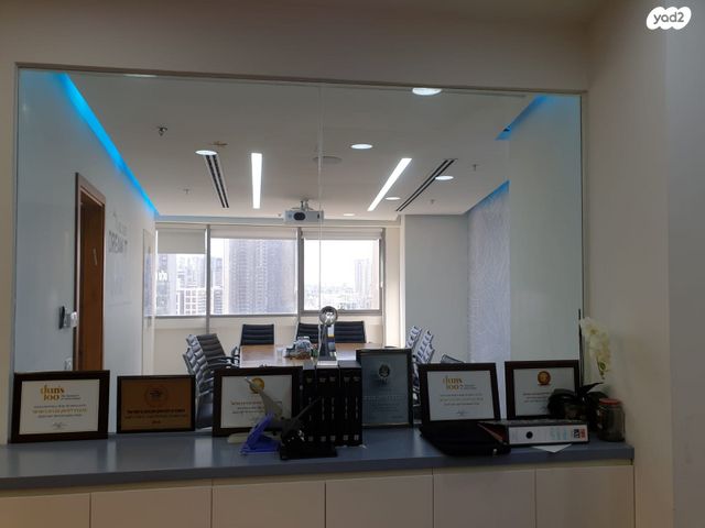 משרדים, בורסה, רמת גן