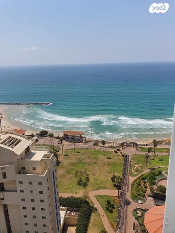 גג/ פנטהאוז, דוד המלך 8, צפון מערב מרכז העיר, נתניה