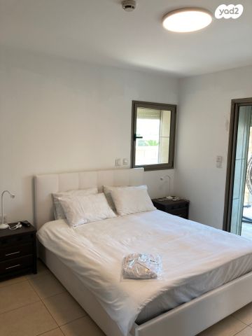 סאבלט, מרינה, הרצליה