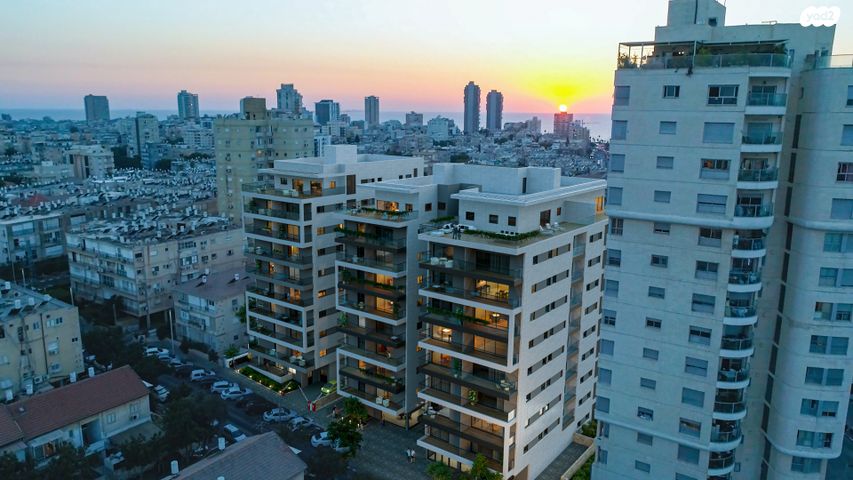 גג/ פנטהאוז, דניאל 8, ניצנה, בת ים