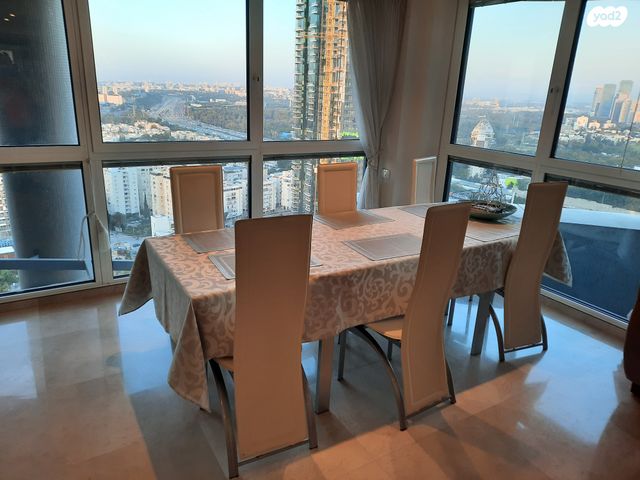 ניסים אלוני 