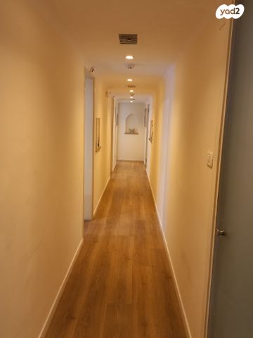 משרדים, סוקולוב, הדר, רמת השרון