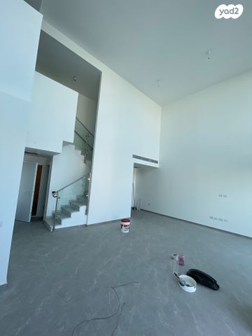 גג/ פנטהאוז, אזורי חן, גימל החדשה, תל אביב יפו