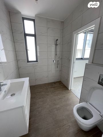 גג/ פנטהאוז, אזורי חן, גימל החדשה, תל אביב יפו