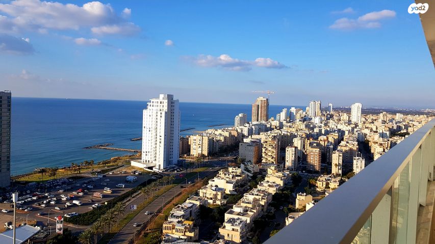 דירה, אמנון ליפקין שחק, נוף הטיילת, נתניה