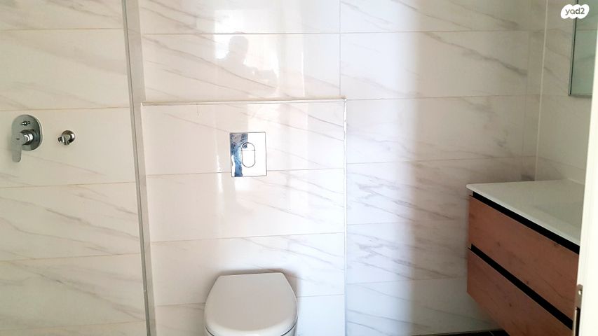 דירה, אמנון ליפקין שחק, נוף הטיילת, נתניה