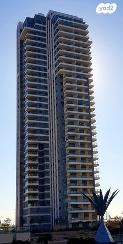 דירה, אמנון ליפקין שחק, נוף הטיילת, נתניה