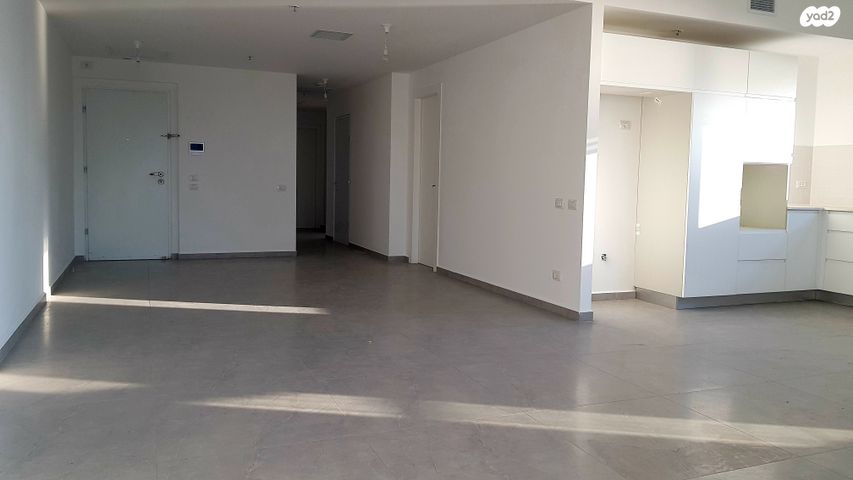 דירה, אמנון ליפקין שחק, נוף הטיילת, נתניה