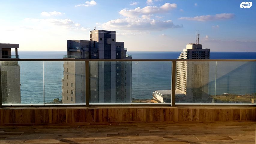 דירה, אמנון ליפקין שחק, נוף הטיילת, נתניה