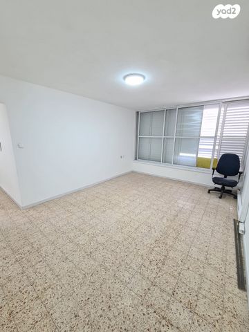 דירה, אלברט איינשטיין 22, ממשלתית, לוד