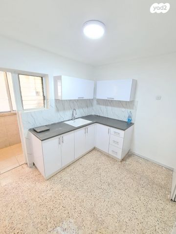 דירה, אלברט איינשטיין 22, ממשלתית, לוד