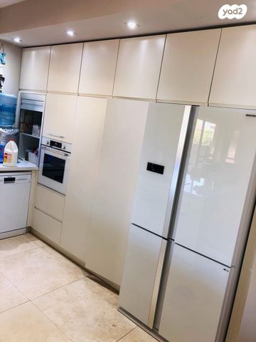 דירת גן, שלמה המלך, רסקו ג', הוד השרון