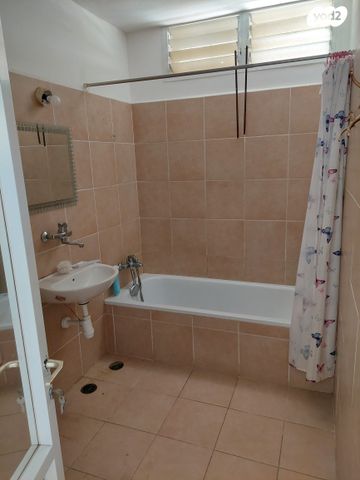 דירה, גבעת נשר, נשר