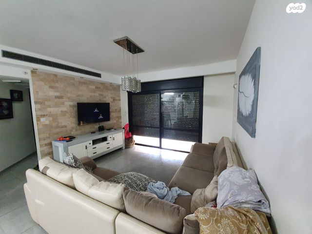 ח.מ. שפירא 21