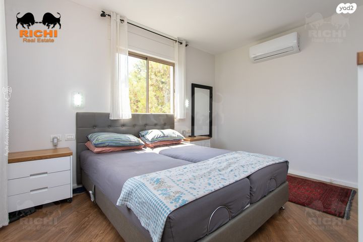 גג/ פנטהאוז, כיכר היינריך היינה, מרכז הכרמל, חיפה