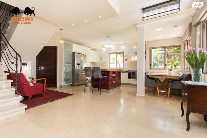 גג/ פנטהאוז, כיכר היינריך היינה, מרכז הכרמל, חיפה